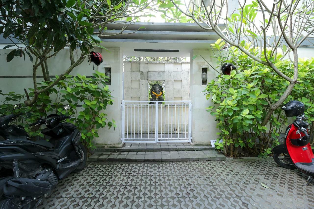 Mesari Beach Inn & Stables Seminyak (Bali) Bagian luar foto